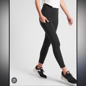 Athleta Trekkie Hybrid Crop Tight. Size 4